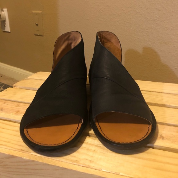 | FREE PEOPLE shoes | - Picture 3 of 3